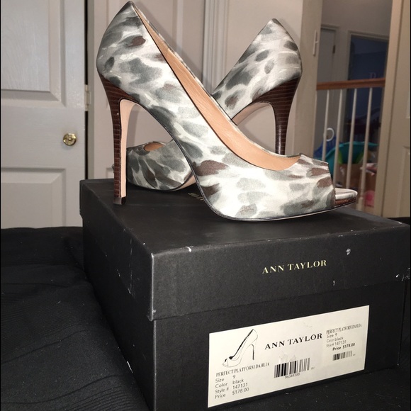 Ann Taylor Perfect Platform Dahlia Heels - Picture 2 of 4