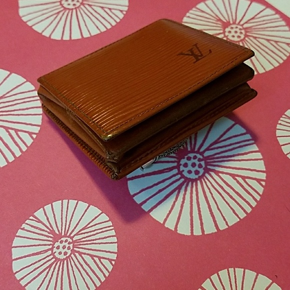 Auth. LOUIS VUITTON Epi Jewel/Coin Pouch 💞 - Picture 4 of 4