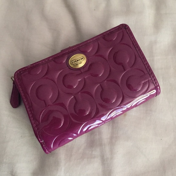 Raspberry Coach wallet