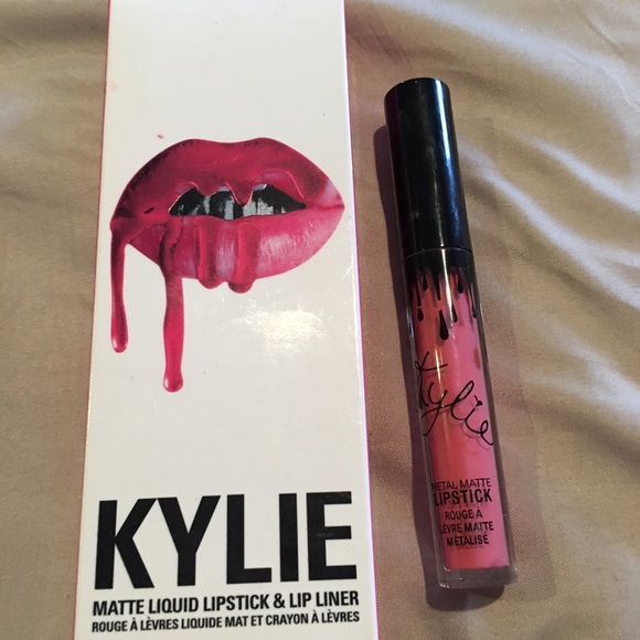 Kylie Liquid Lipstick and Lip Liner