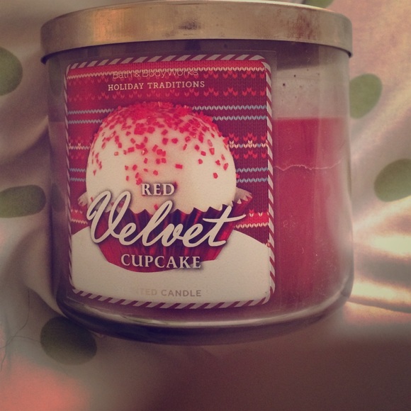Holiday Traditions Red Velvet Cupcake Candle