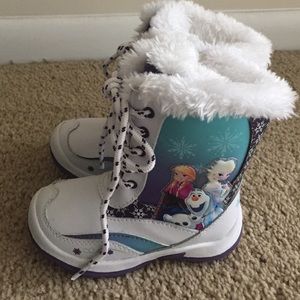 "Frozen" Snow Boots