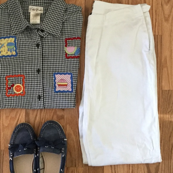 Classic ankle cropped white jeans