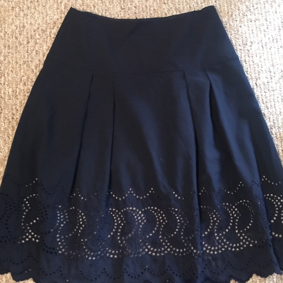 Ann Taylor Navy eyelet skirt