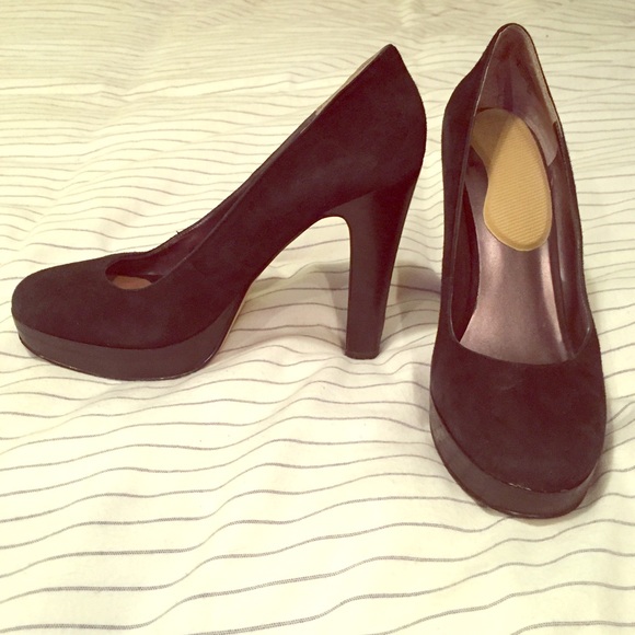Black Nine West Suede Pumps