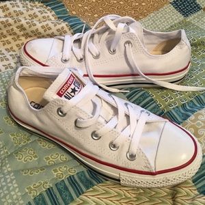All white Converse 👟