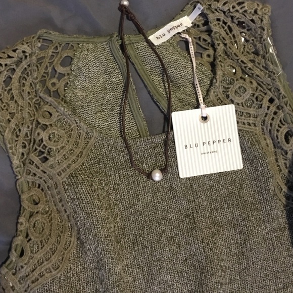 Anthropologie Olive lace dream Blu pepper top