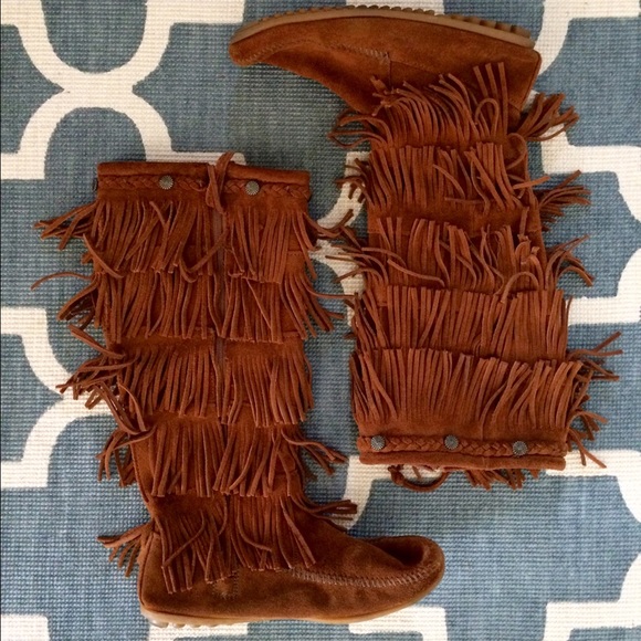 Minnetonka Moccasin Fringe Boots