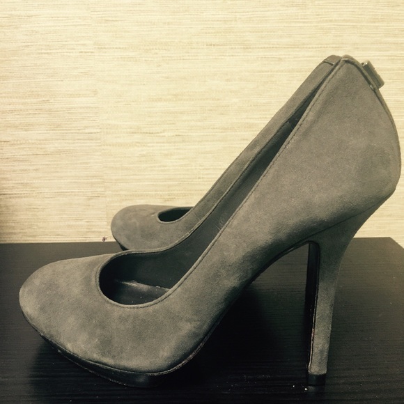 Tory Burch suede pumps