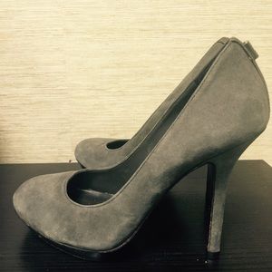 Tory Burch suede pumps