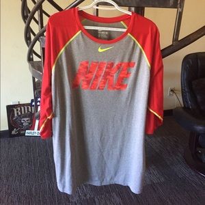Men's Nike 3/4 sleeve shirt 2xl great condition