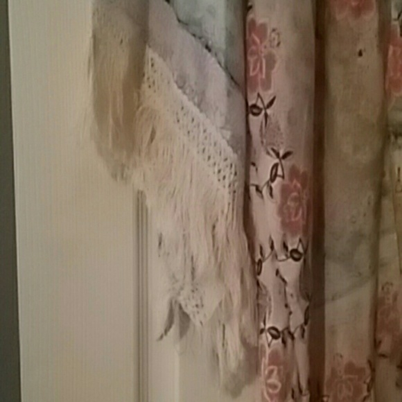 Kimono style fringed cardigan-one size fits most - Picture 2 of 3