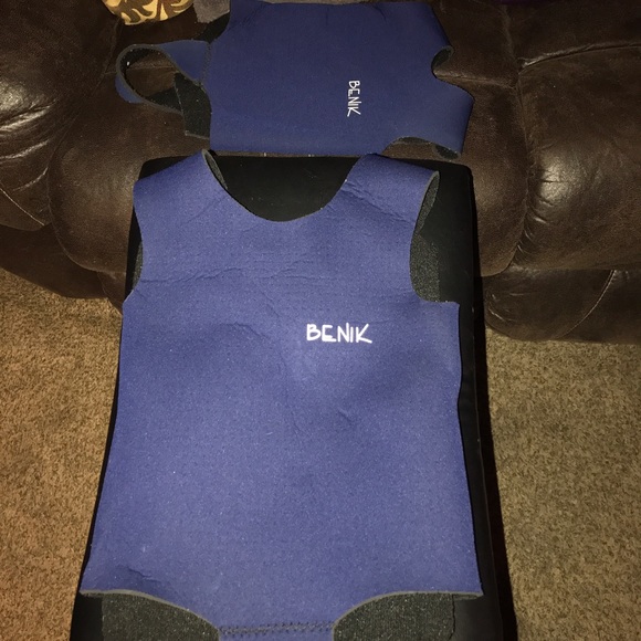 Benik vest - Picture 2 of 2