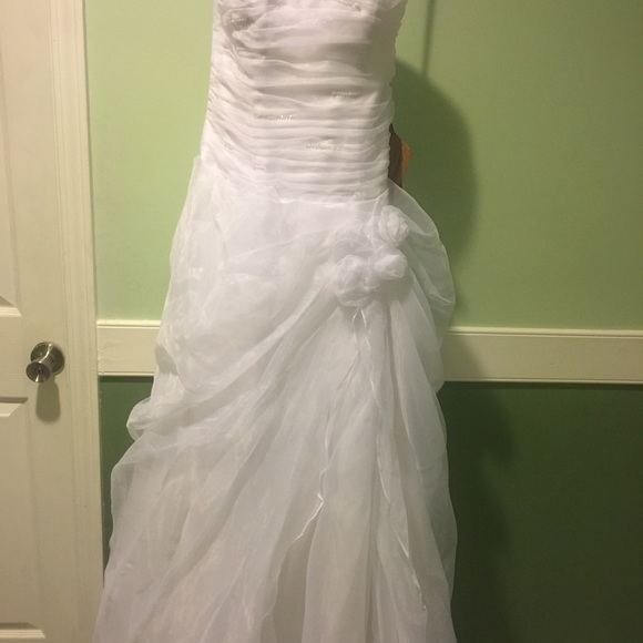 New w tags size 10 wedding dress
