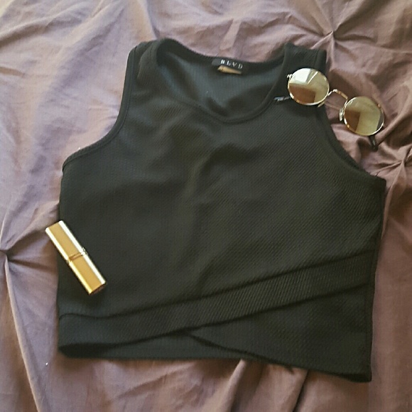 BLVD Assemtric crop top
