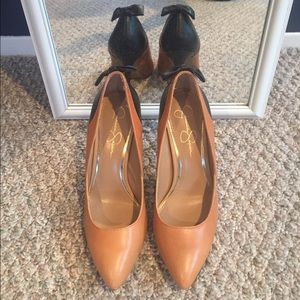 Jessica Simpson 2 Toned Pumps with Bow Detail