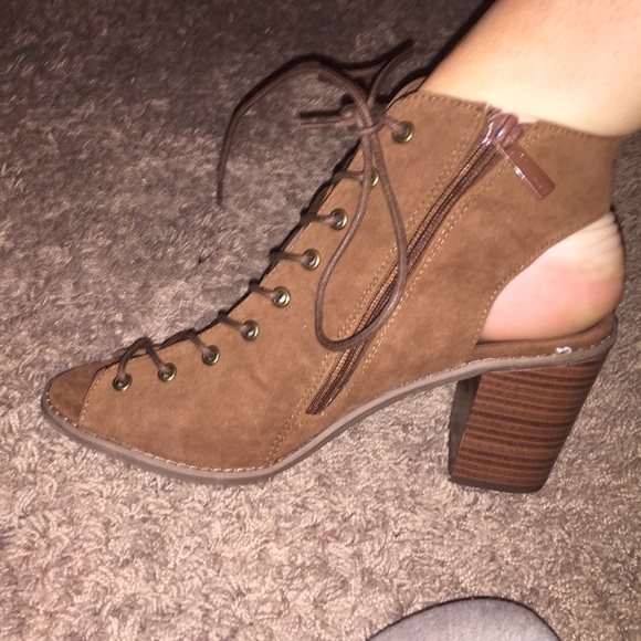 ⚠️MUST GO⚠️ Brown lace up booties - Picture 3 of 3