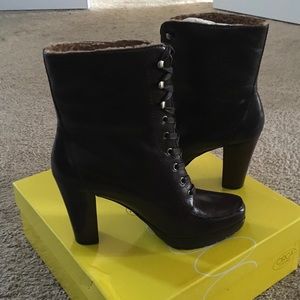 DARK BROWN BOOTIES TRADE FOR CHELA2048