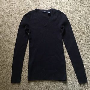 Moda v neck sweater! Great classic.