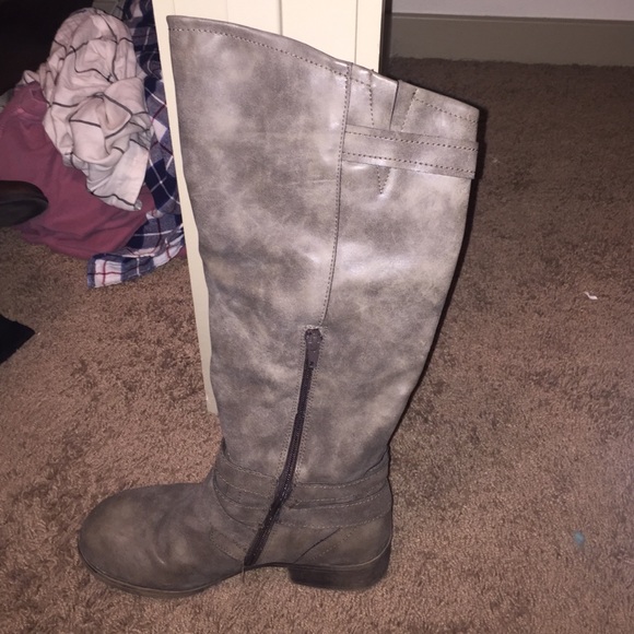 ⚠️MUST GO ⚠️ Beautiful high grey boots - Picture 2 of 3