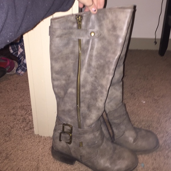 ⚠️MUST GO ⚠️ Beautiful high grey boots - Picture 3 of 3