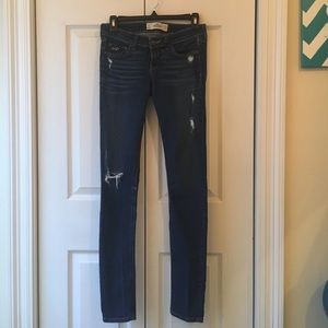 Hollister jeans 3 long. Waist 26 length 33