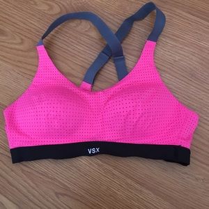 Light weight sports bra