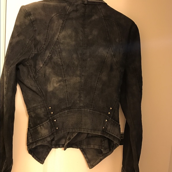 Jacket creative - Picture 2 of 4