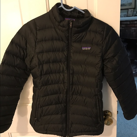 Child's black puffy patagonia jacket!