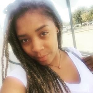 Meet your Posher, Kassandra