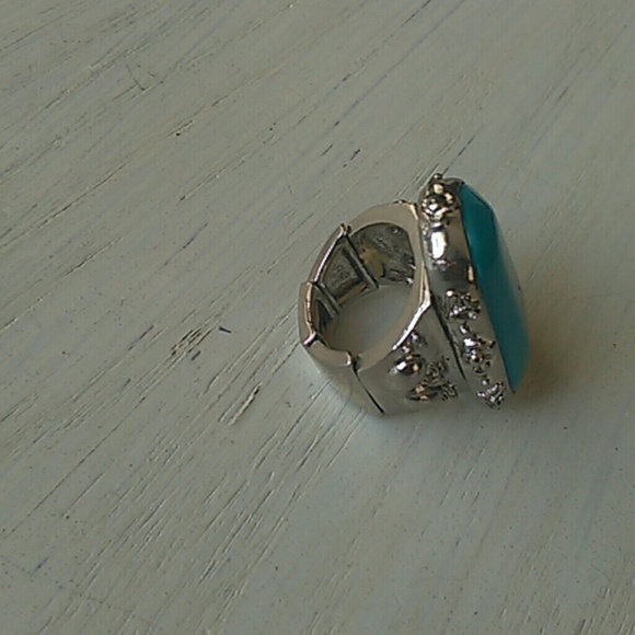 Blue stone statement ring - Picture 3 of 3