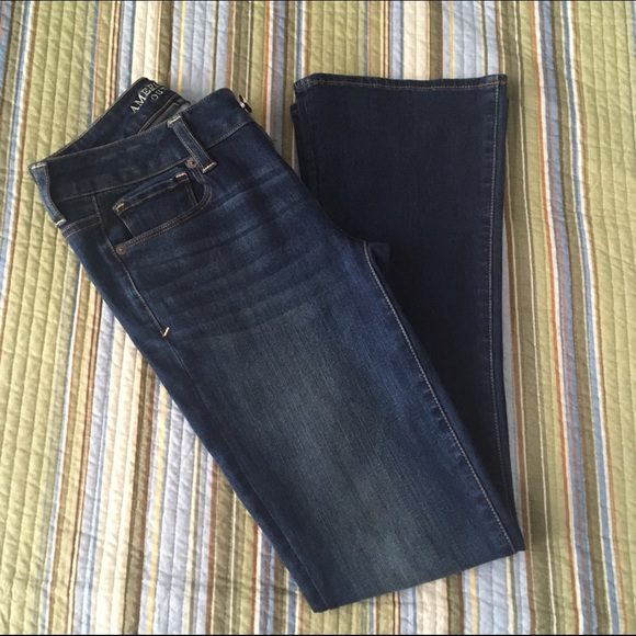 NWOT American Eagle Skinny Kick Jeans