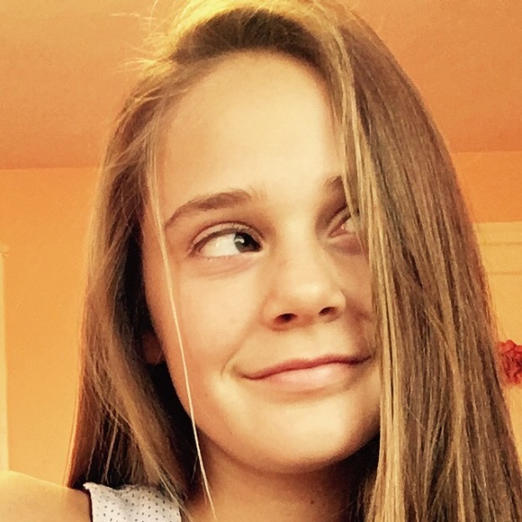 Meet your Posher, Ella - Picture 1 of 1