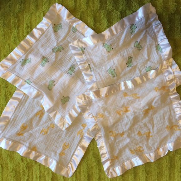 Aden and Anais towel, bib/burp cloth, (4) blankets - Picture 2 of 3