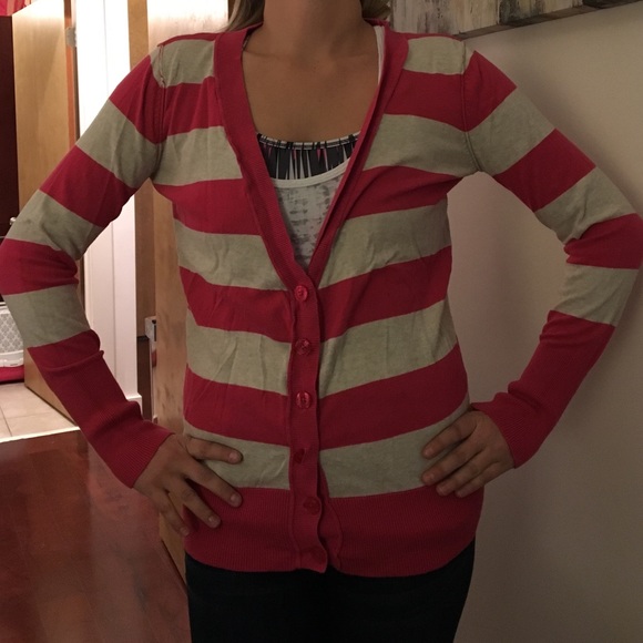 Tan and pink cardigan - Picture 4 of 4