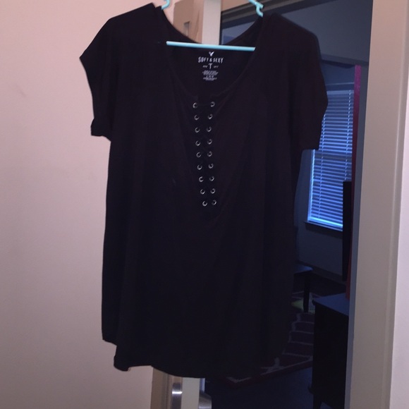 ⚠️MUST GO⚠️Black lace up t