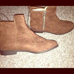 H&M brown suede booties