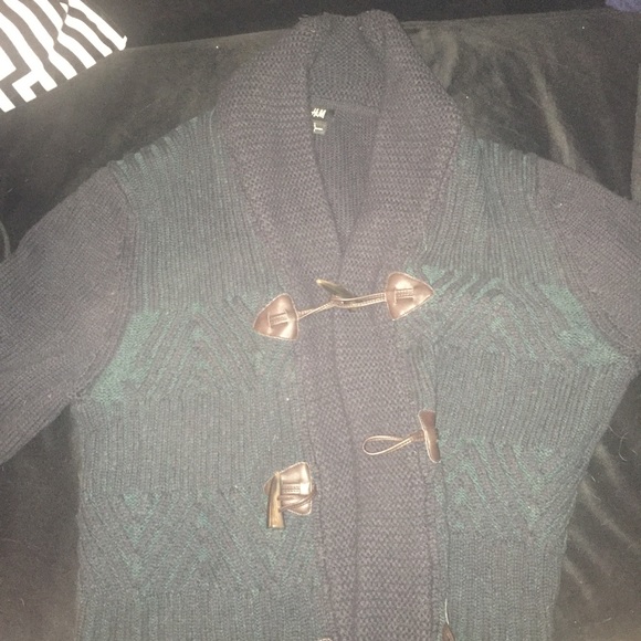 H&M sweater size large