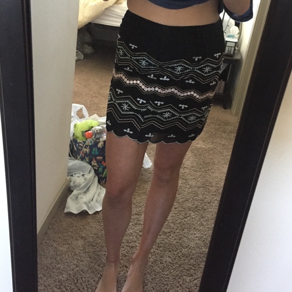 Beautiful multi color mini skirt - Picture 2 of 2