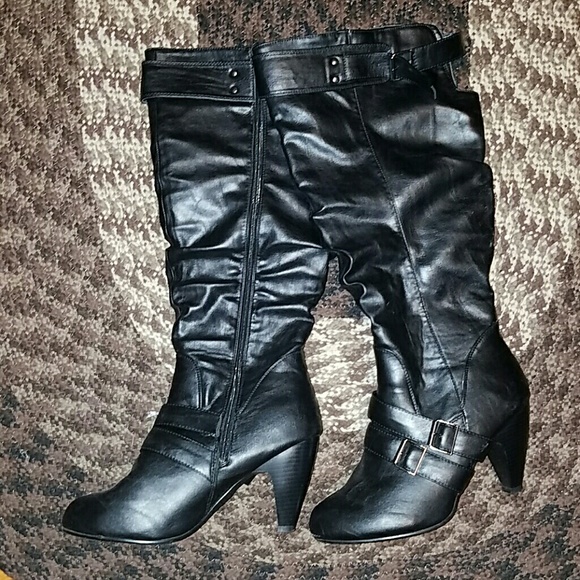 Black boots with heel
