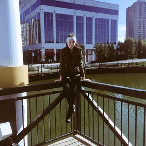 Meet your Posher, Caitlin