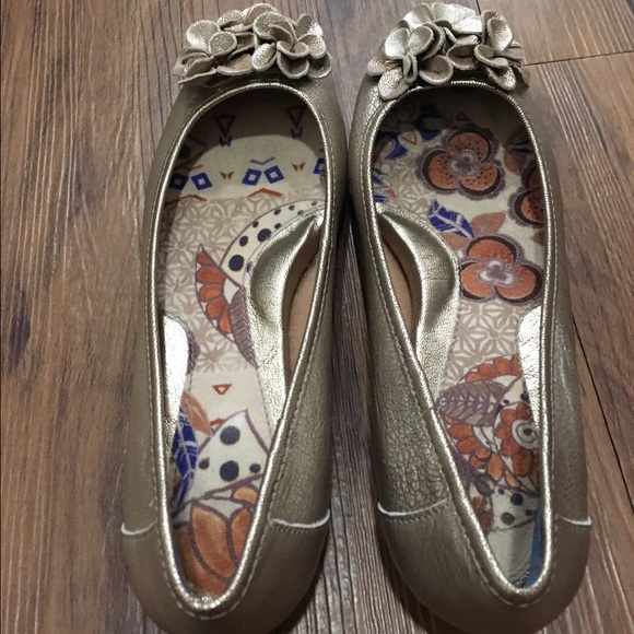 Flats - Picture 2 of 2