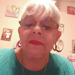 Meet your Posher, Evelyne