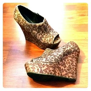 Cheetah wedges