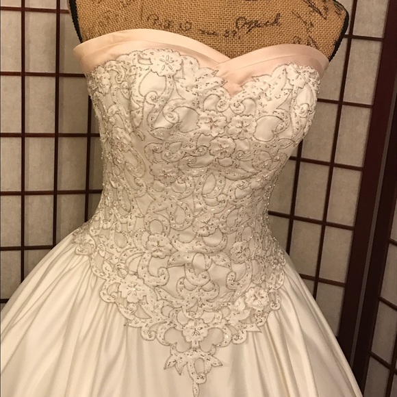 DaVinci Satin Sweetheart Ball Gown Beaded Lace - Picture 3 of 8