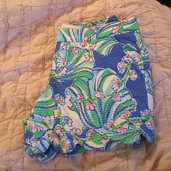 Lilly Pulitzer buttercup shorts