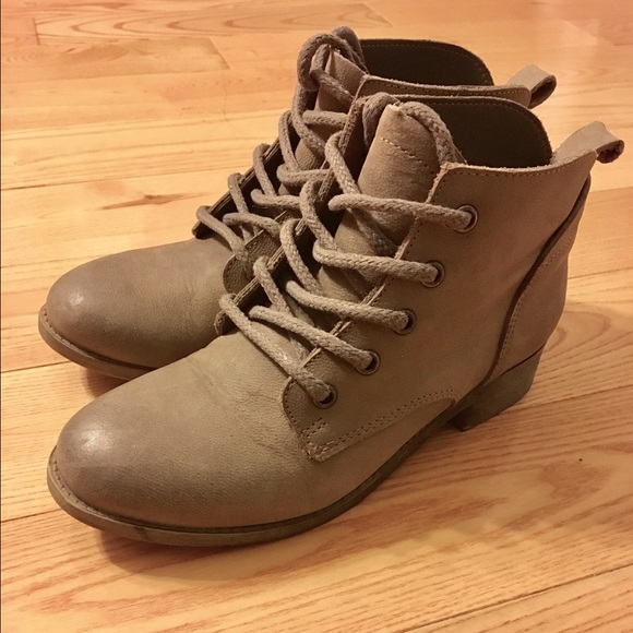 Steve Madden Taupe Leather  Booties