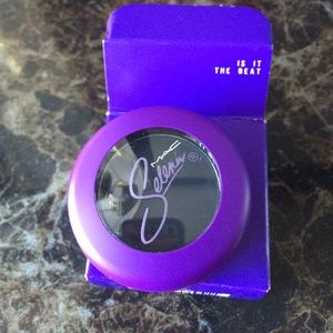 Authentic Selena Mac eyeshadow