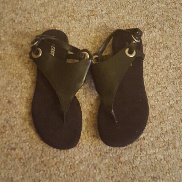 Aerosols Sandals