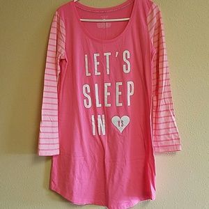 NWOT VS sleep shirt